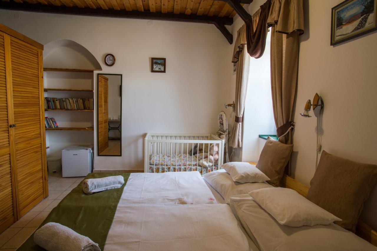 Poroszló Piros Ponty Panzio Bed & Breakfast エクステリア 写真