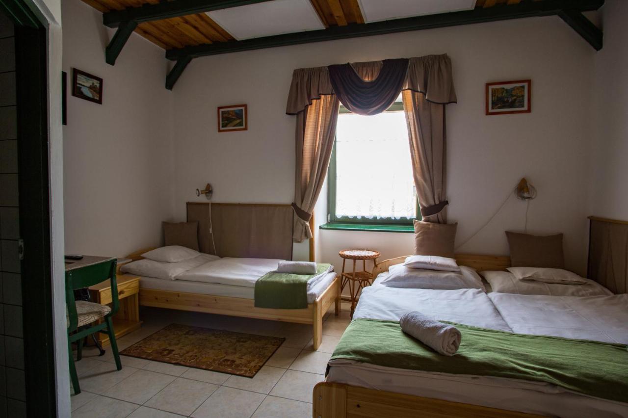 Poroszló Piros Ponty Panzio Bed & Breakfast エクステリア 写真