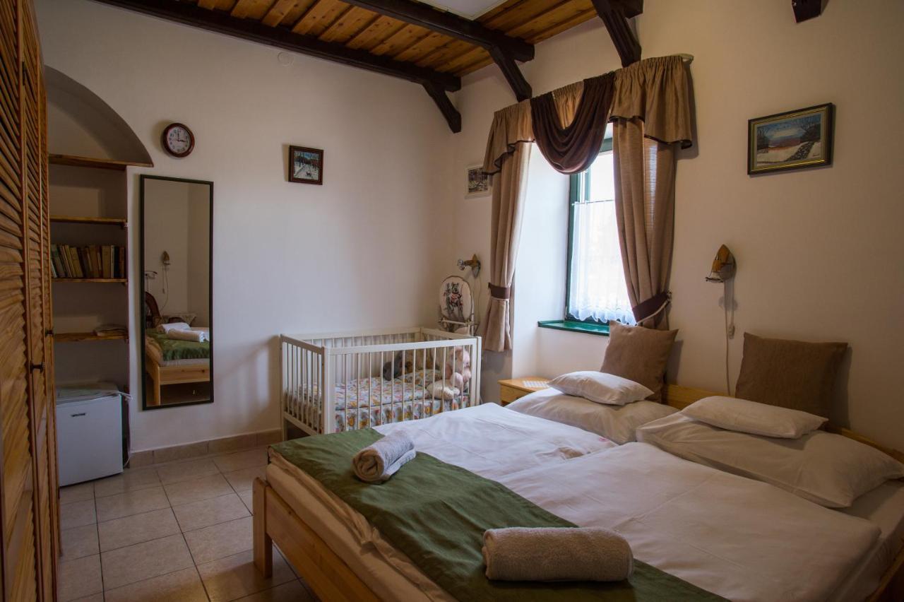 Poroszló Piros Ponty Panzio Bed & Breakfast エクステリア 写真